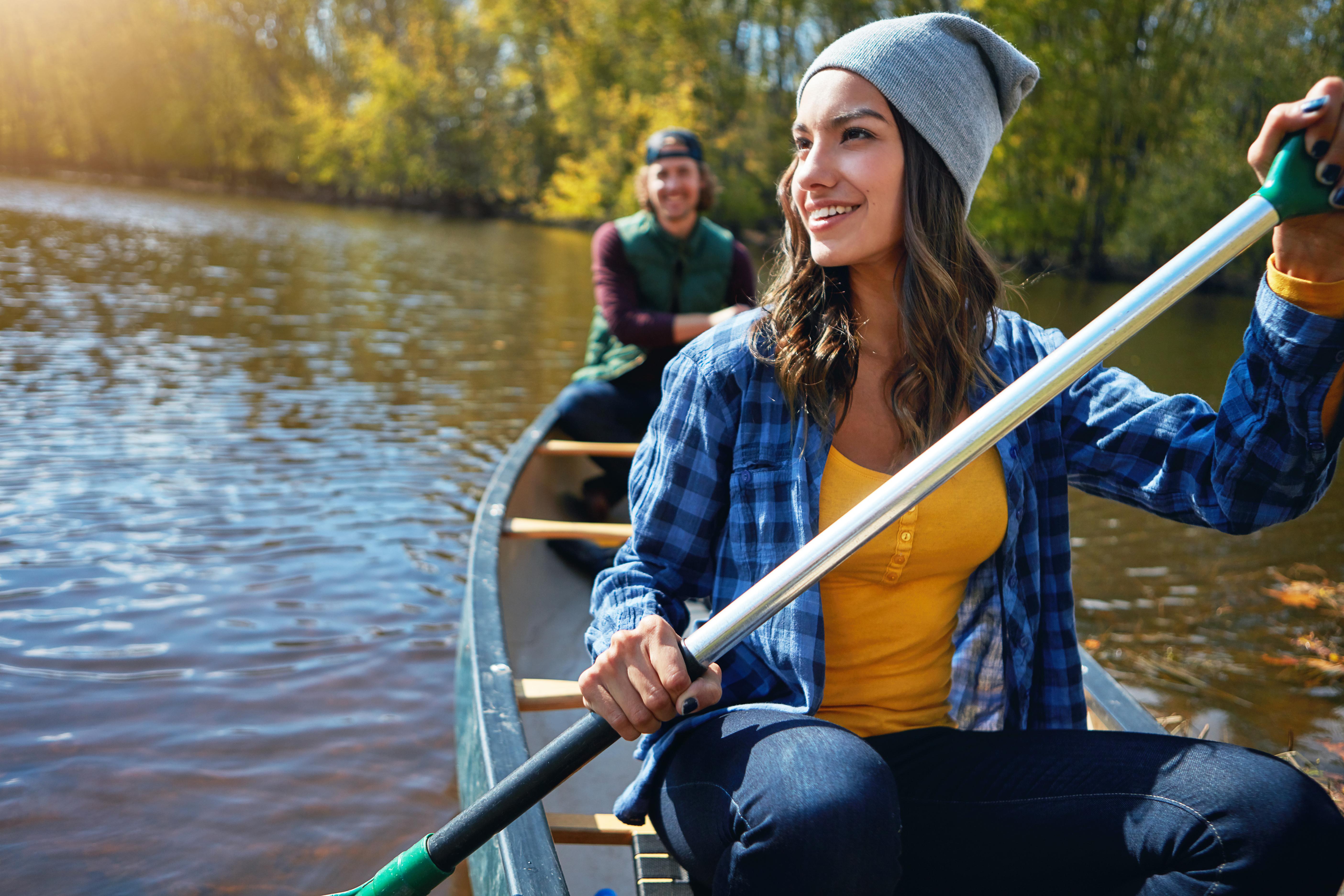 couple canoeing